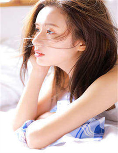 《粗汉猛共妻H-把美女骗到床上做那个》