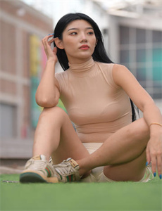《东成西就粤语字幕-铁甲舰上的男人们》